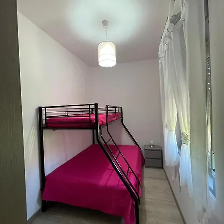 Lucy Villa Case Monterosso